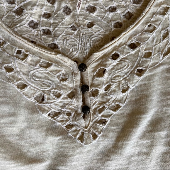 Beautiful Free People eyelet embroidery pale yellow L/S tee top Henley S / M ❤️ - Picture 2 of 12
